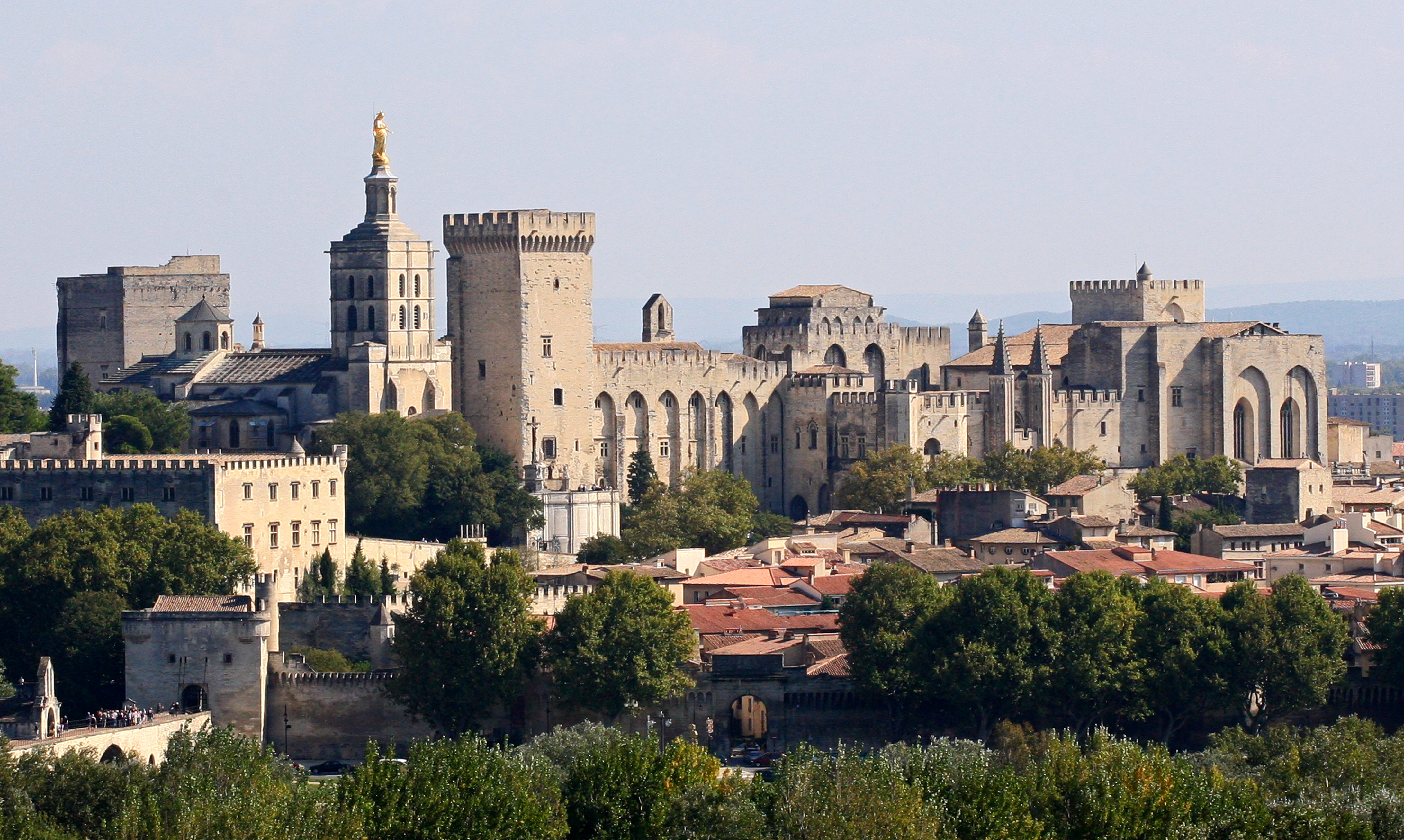 2° giorno >: Avignone / Pont du Gard / Festa di Capodanno