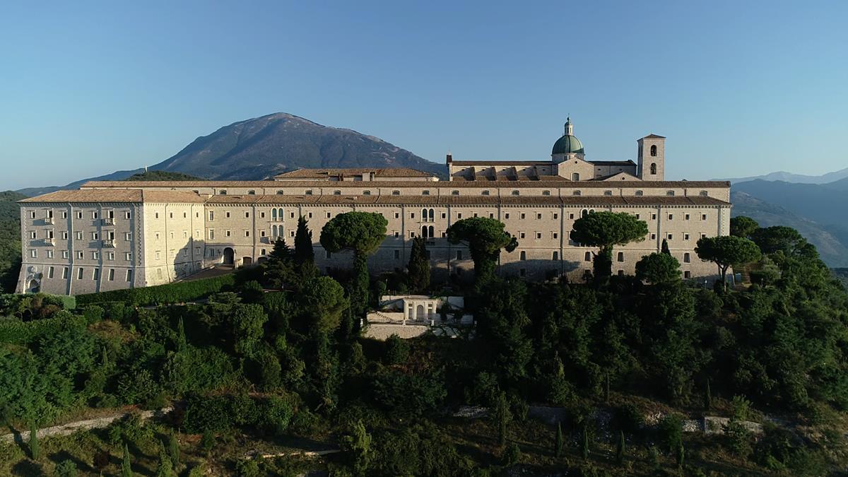 3° giorno > 1 Gennaio 2027: Santa Messa a Ferentino / Abbazia di Montecassino