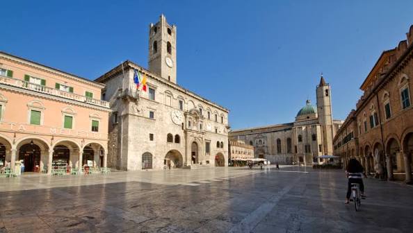 4° giorno >: Ascoli Piceno / Milano
